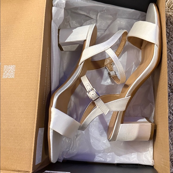 Naturalizer Bristol Dress Sandals Sz 8 Wide - Picture 4 of 11